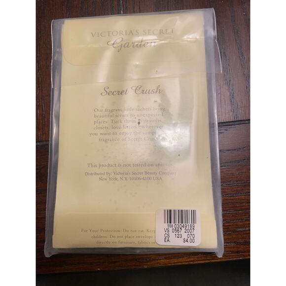 NIP, Vintage Victoria's Secret Garden, "Secret Crush" Sachets, 2pk, Floral Scent - Picture 2 of 7